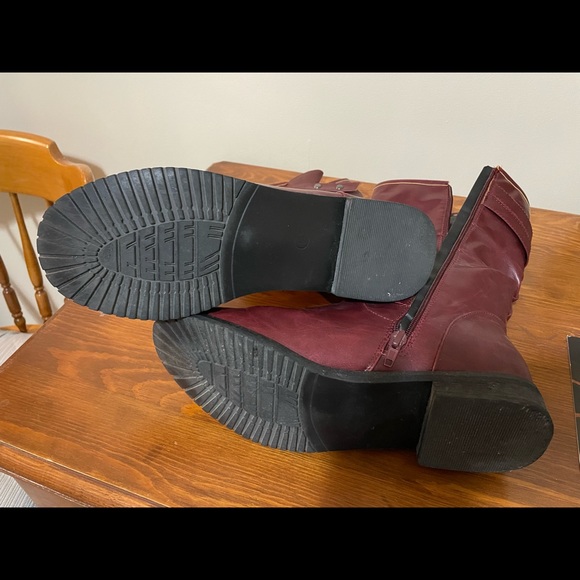 Winter burgandy boots - Picture 3 of 6